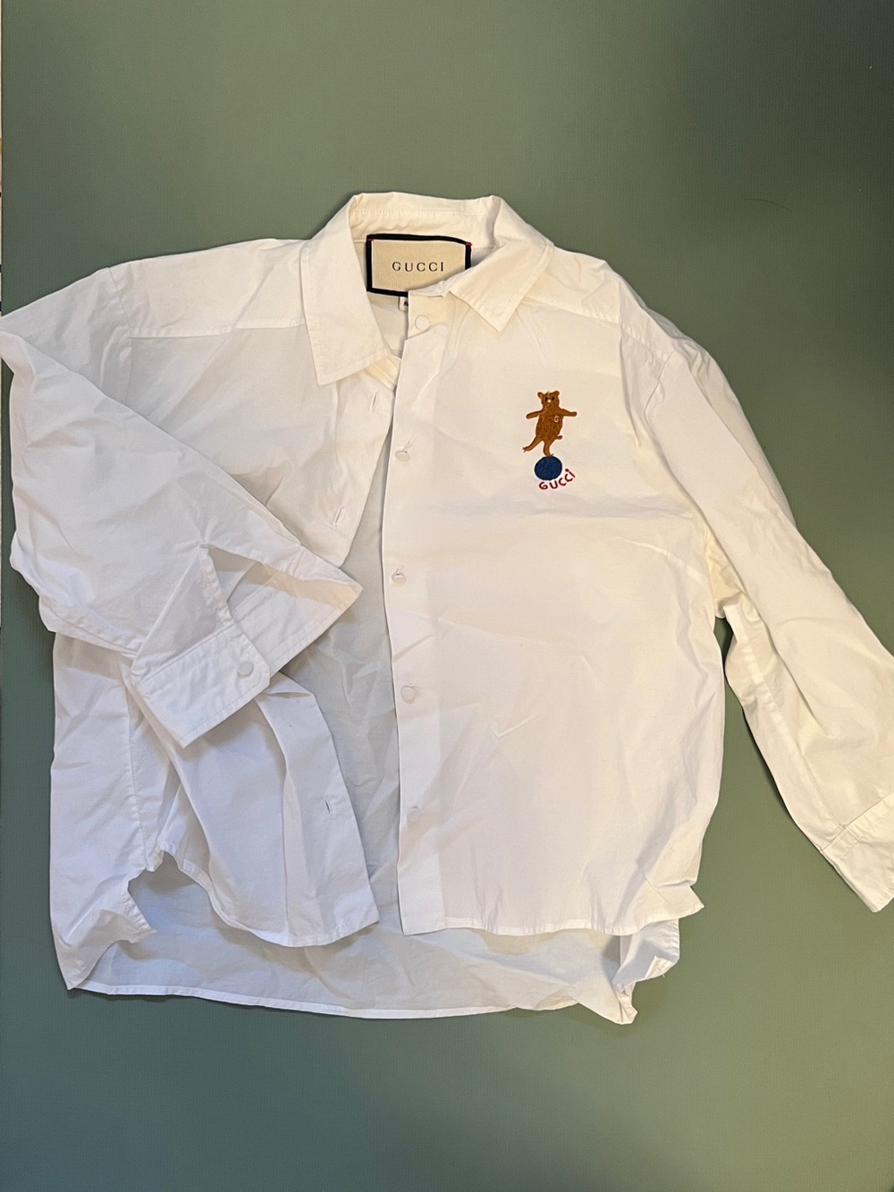 Gucci White Cotton Button-Down Shirt with Embroidered Bear Patch